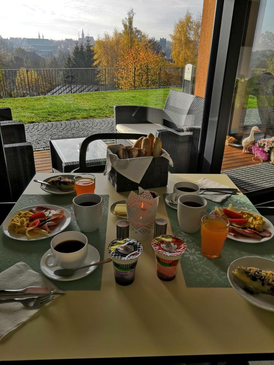 Penzion Cafe Na Svahu Cheb Luaran gambar